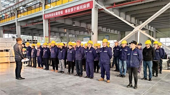 Recite the "Tight Curse" for safety and build a strong "Golden Bell Guard" for safety